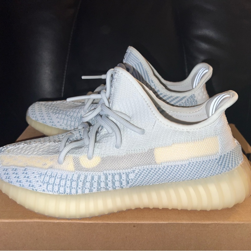 Adidas yeezy boost 350 v2 cloud